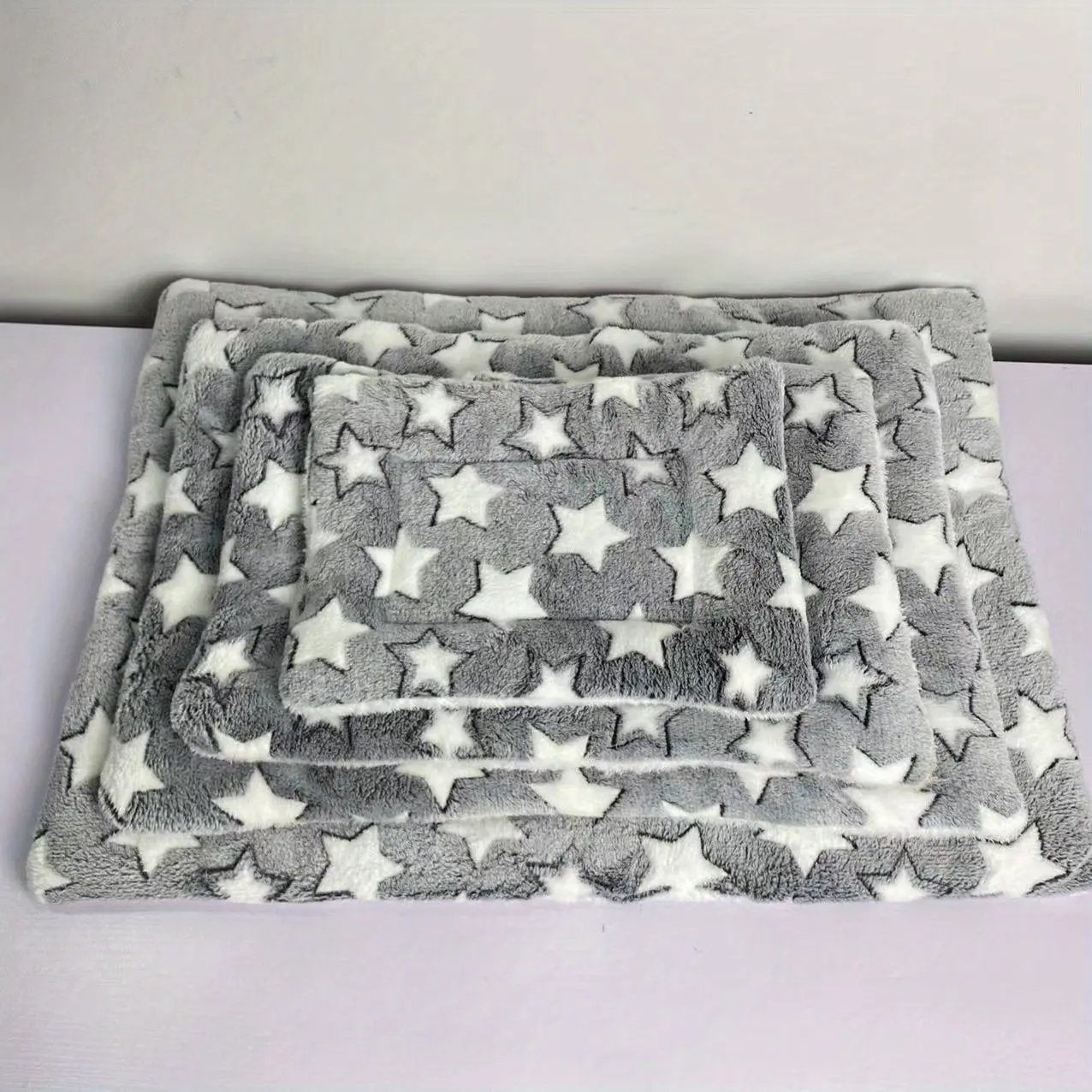 Luxurious Plush Flannel Pet Mat for Cats & Dogs - Ultra-Soft, Extra-Thick, Non-Slip Bottom - Cozy Indoor Napping Pad, Machine Washable