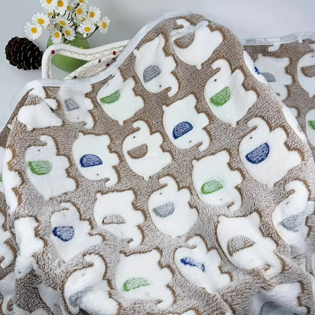 Cute Elephant Print Pet Blanket - Machine Washable, Soft Warm Fleece Pet Mats for Cats & Dogs, Four Seasons Comfort, Suitable for Small to Extra Large Pets, Polyester Bed Pad with Unique Features
