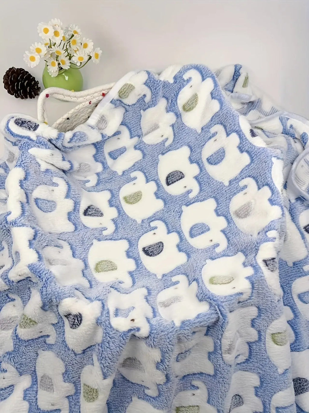 Cute Elephant Print Pet Blanket - Machine Washable, Soft Warm Fleece Pet Mats for Cats & Dogs, Four Seasons Comfort, Suitable for Small to Extra Large Pets, Polyester Bed Pad with Unique Features