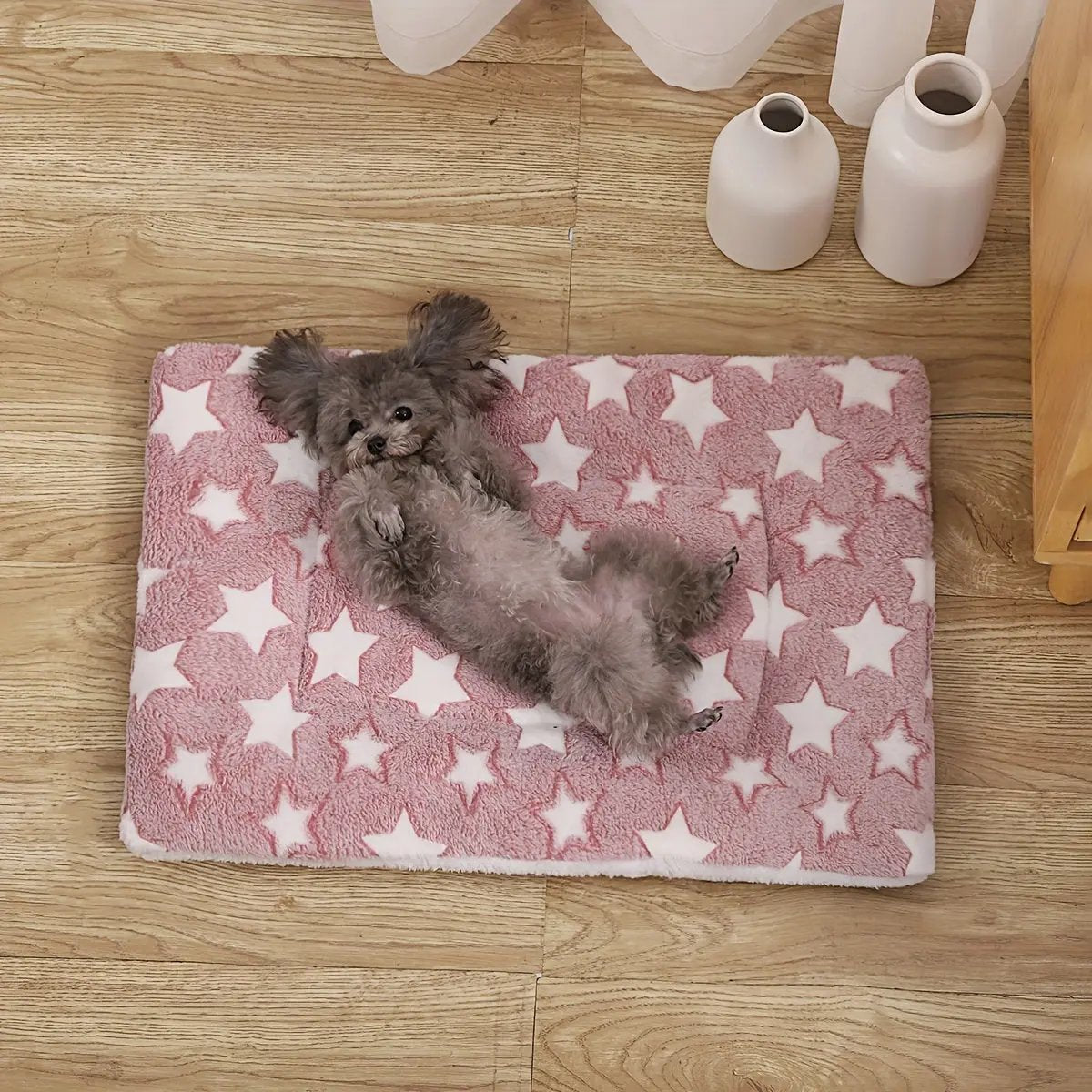 Cozy All-Season Plush Pet Mat | Soft, Thickened Warm Blanket for Cats & Dogs | Machine-Washable, Durable Polyester | Ideal for Autumn & Winter Sleep Comfort | Star Patterned Design, Pet Sleeping Ma