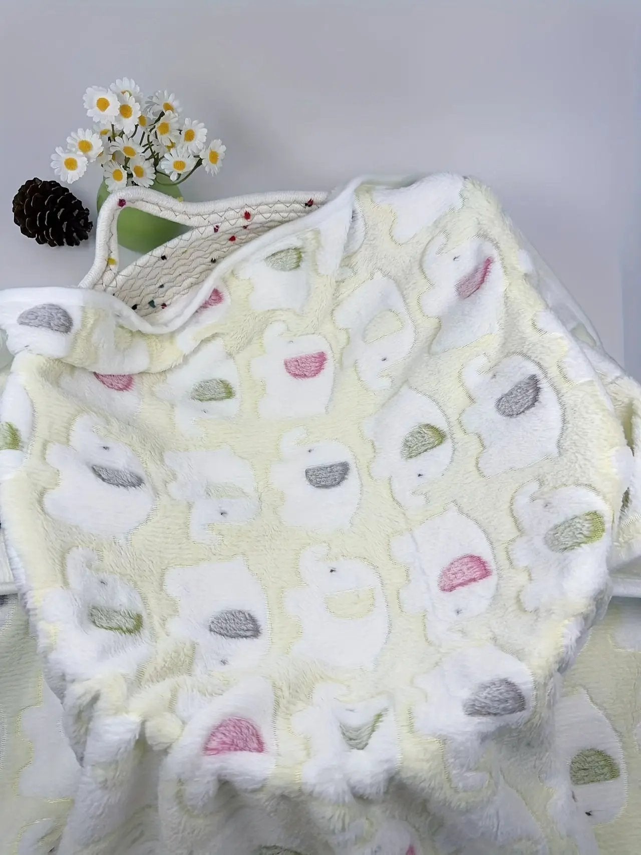 Cute Elephant Print Pet Blanket - Machine Washable, Soft Warm Fleece Pet Mats for Cats & Dogs, Four Seasons Comfort, Suitable for Small to Extra Large Pets, Polyester Bed Pad with Unique Features