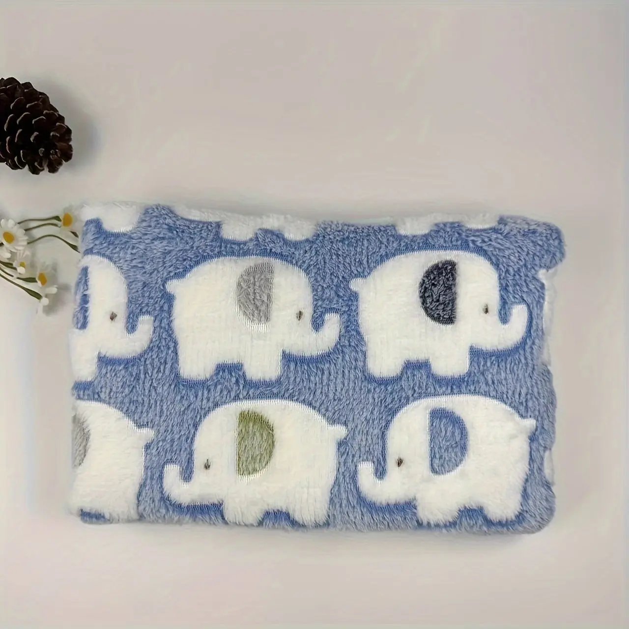 Cute Elephant Print Pet Blanket - Machine Washable, Soft Warm Fleece Pet Mats for Cats & Dogs, Four Seasons Comfort, Suitable for Small to Extra Large Pets, Polyester Bed Pad with Unique Features