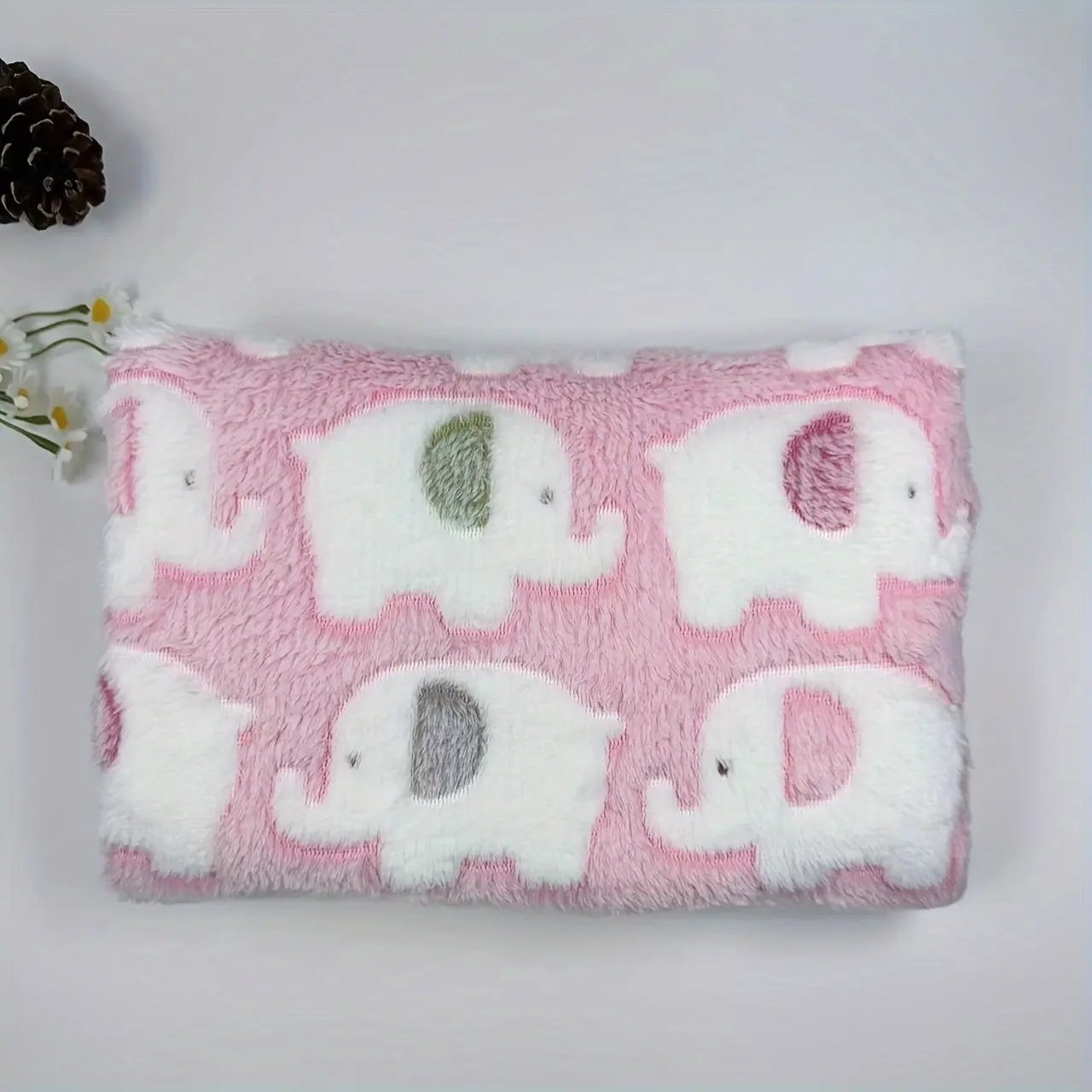 Cute Elephant Print Pet Blanket - Machine Washable, Soft Warm Fleece Pet Mats for Cats & Dogs, Four Seasons Comfort, Suitable for Small to Extra Large Pets, Polyester Bed Pad with Unique Features