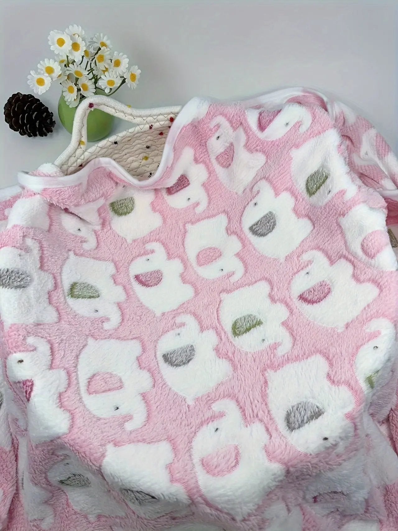 Cute Elephant Print Pet Blanket - Machine Washable, Soft Warm Fleece Pet Mats for Cats & Dogs, Four Seasons Comfort, Suitable for Small to Extra Large Pets, Polyester Bed Pad with Unique Features