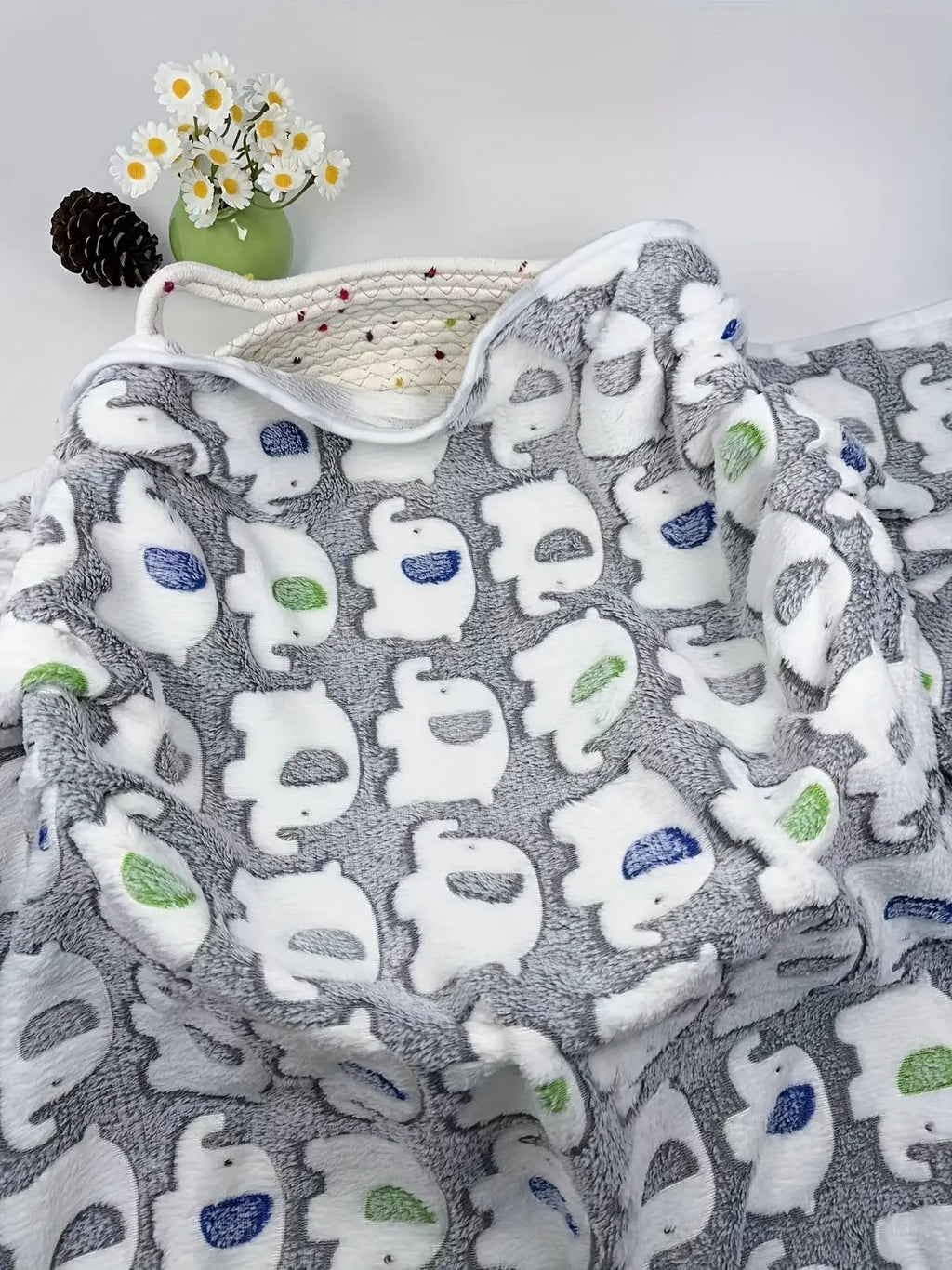 Cute Elephant Print Pet Blanket - Machine Washable, Soft Warm Fleece Pet Mats for Cats & Dogs, Four Seasons Comfort, Suitable for Small to Extra Large Pets, Polyester Bed Pad with Unique Features
