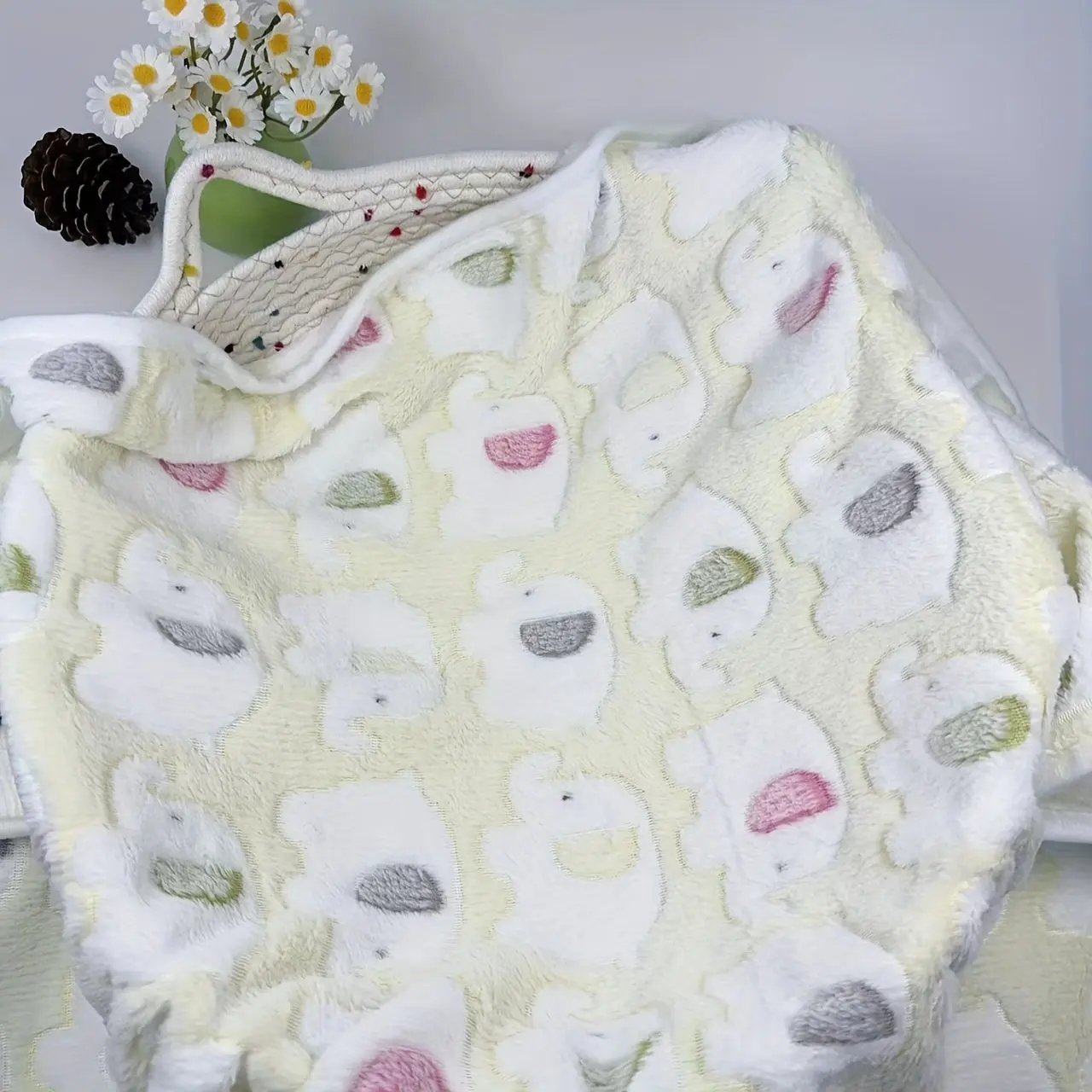 Cute Elephant Print Pet Blanket - Machine Washable, Soft Warm Fleece Pet Mats for Cats & Dogs, Four Seasons Comfort, Suitable for Small to Extra Large Pets, Polyester Bed Pad with Unique Features