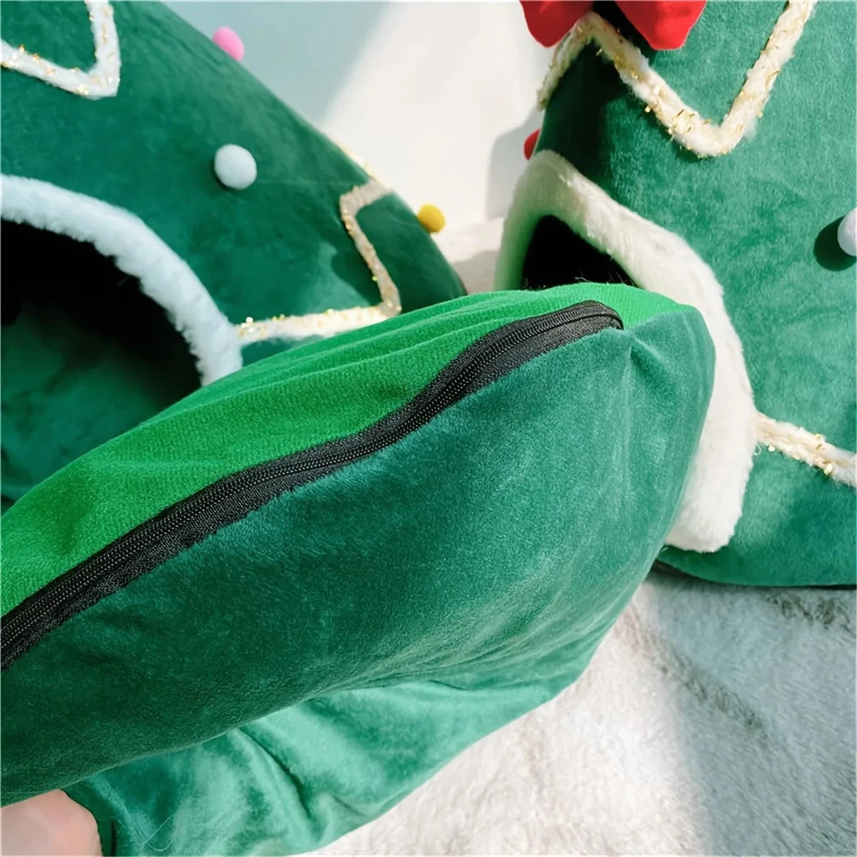 Cats Bed Christmas Pet Supplies for Winter Houses Warm Dog All Accessories Things Kitten Products Beds Puppy Goods Habitats Mat PAWN-SOME PETS