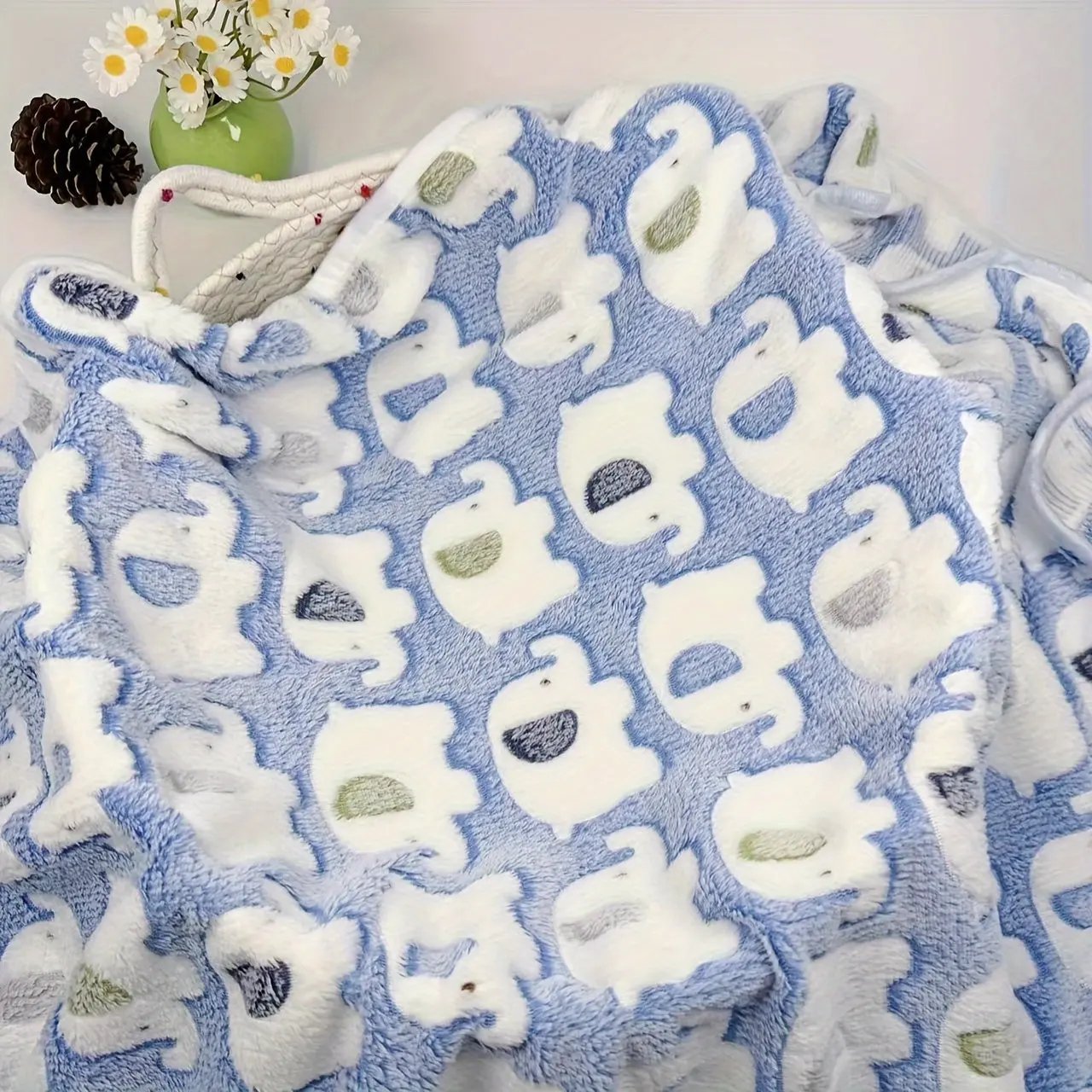Cute Elephant Print Pet Blanket - Machine Washable, Soft Warm Fleece Pet Mats for Cats & Dogs, Four Seasons Comfort, Suitable for Small to Extra Large Pets, Polyester Bed Pad with Unique Features