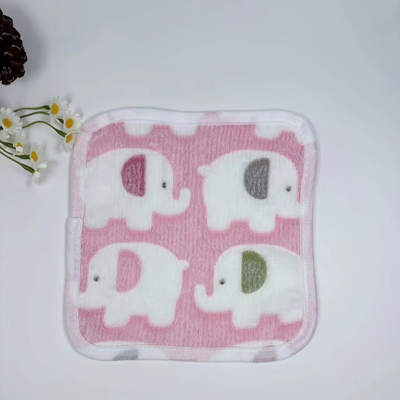 Cute Elephant Print Pet Blanket - Machine Washable, Soft Warm Fleece Pet Mats for Cats & Dogs, Four Seasons Comfort, Suitable for Small to Extra Large Pets, Polyester Bed Pad with Unique Features