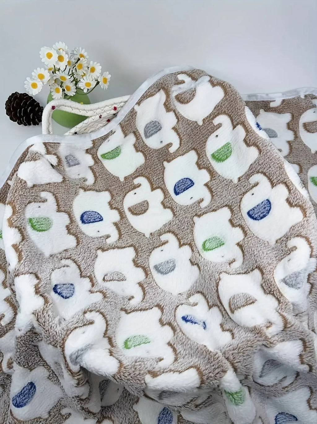 Cute Elephant Print Pet Blanket - Machine Washable, Soft Warm Fleece Pet Mats for Cats & Dogs, Four Seasons Comfort, Suitable for Small to Extra Large Pets, Polyester Bed Pad with Unique Features