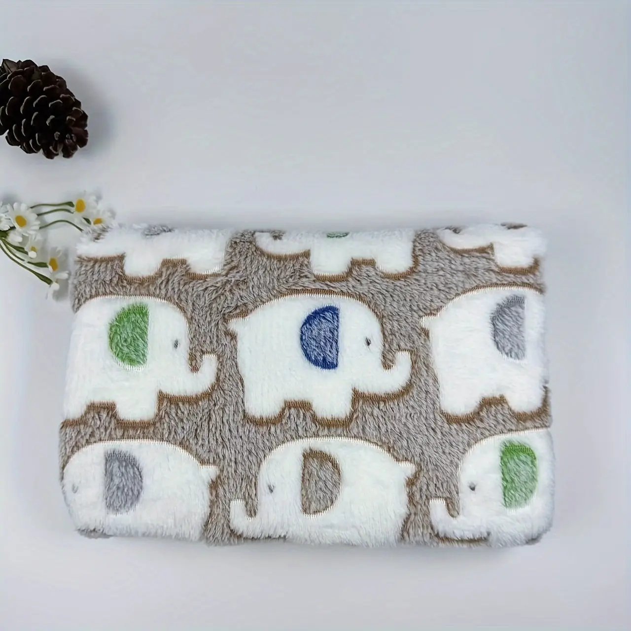 Cute Elephant Print Pet Blanket - Machine Washable, Soft Warm Fleece Pet Mats for Cats & Dogs, Four Seasons Comfort, Suitable for Small to Extra Large Pets, Polyester Bed Pad with Unique Features